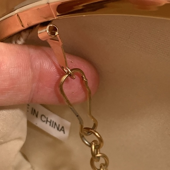 Women's Gold Sparkle NWOT
Embellished Crossbody Clutch Bag - Picture 6 of 7